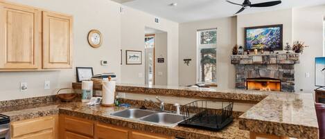 Refrigerador, microondas, horno y lavavajillas