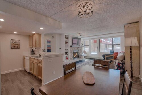 Center Village Gem! Ski-In/Ski-Out • Walk to Lift • Hot Tub & Heated Parking