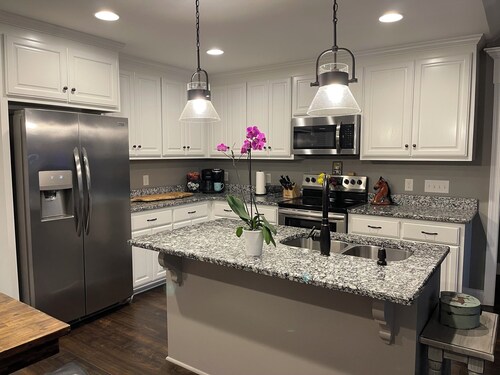 NEW 4 Bdrm house in Shelbyville - great neighborhood, 2 mi to Cooper Steel Arena