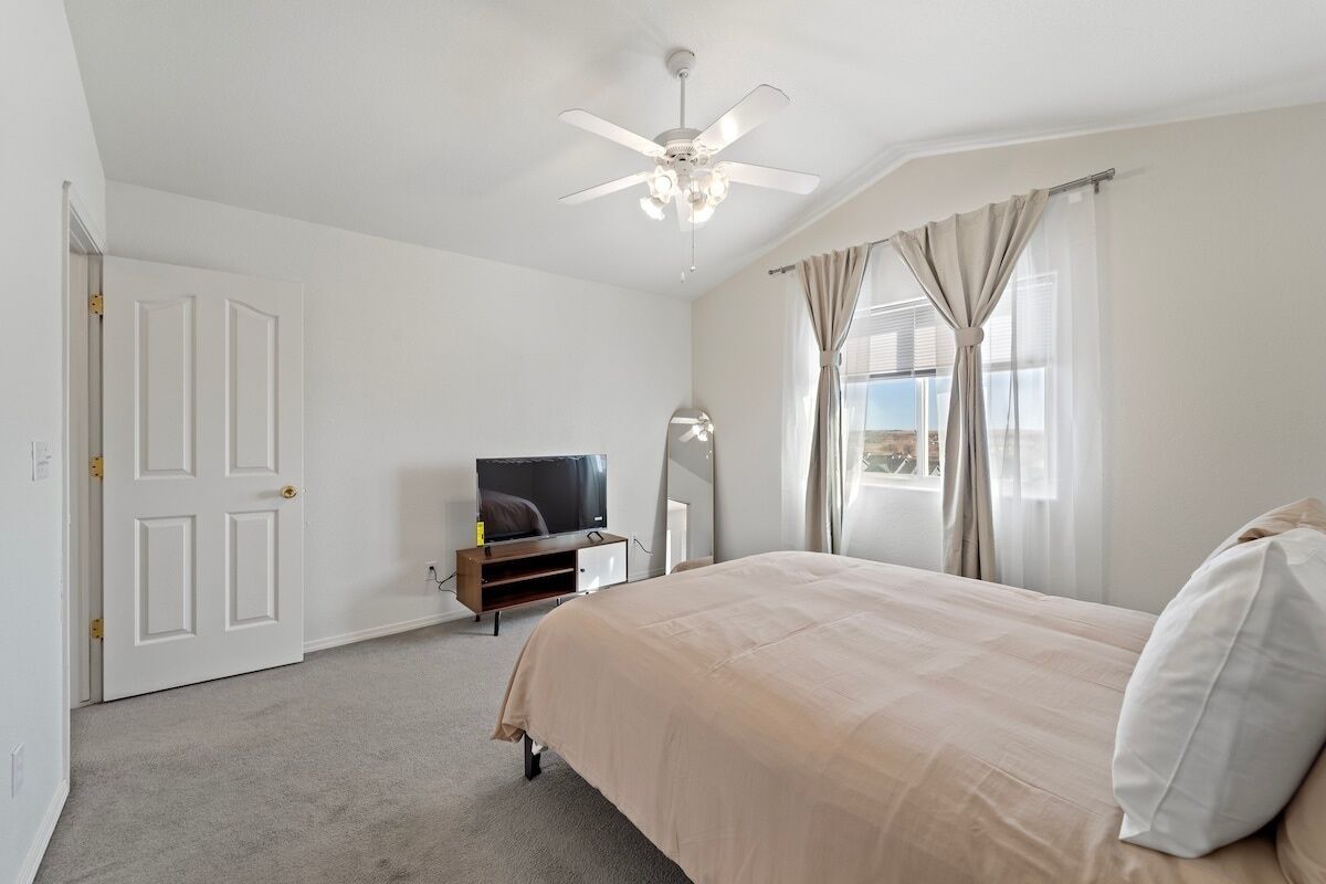 Fountain's Peaceful Home- 3BR