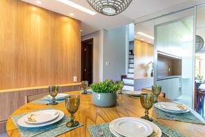 Villa | Dining - Paraíso C3Suit Cond Meridional Carneiros (Tamandar é)