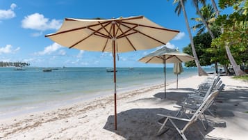 Vila | Praia | Na praia, areia branca