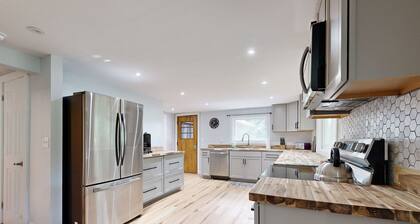 Charming Cottage with Modern Updates, BBQ Grill, and Nearby Attractions
