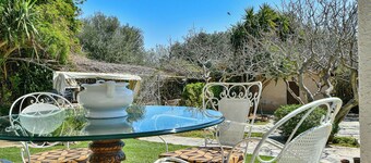 Light-filled 2BD home with Garden near the Beach