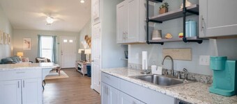 Shrimp Shack - Close to Downtown & Beaches - King Bed - Boat Parking - NO Pet Fees !