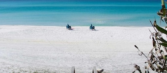 Turtles Nest - Close to Downtown & Beaches - King Bed - Boat Parking - NO Pet Fees !