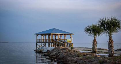 Turtles Nest - Close to Downtown & Beaches - King Bed - Boat Parking - NO Pet Fees !