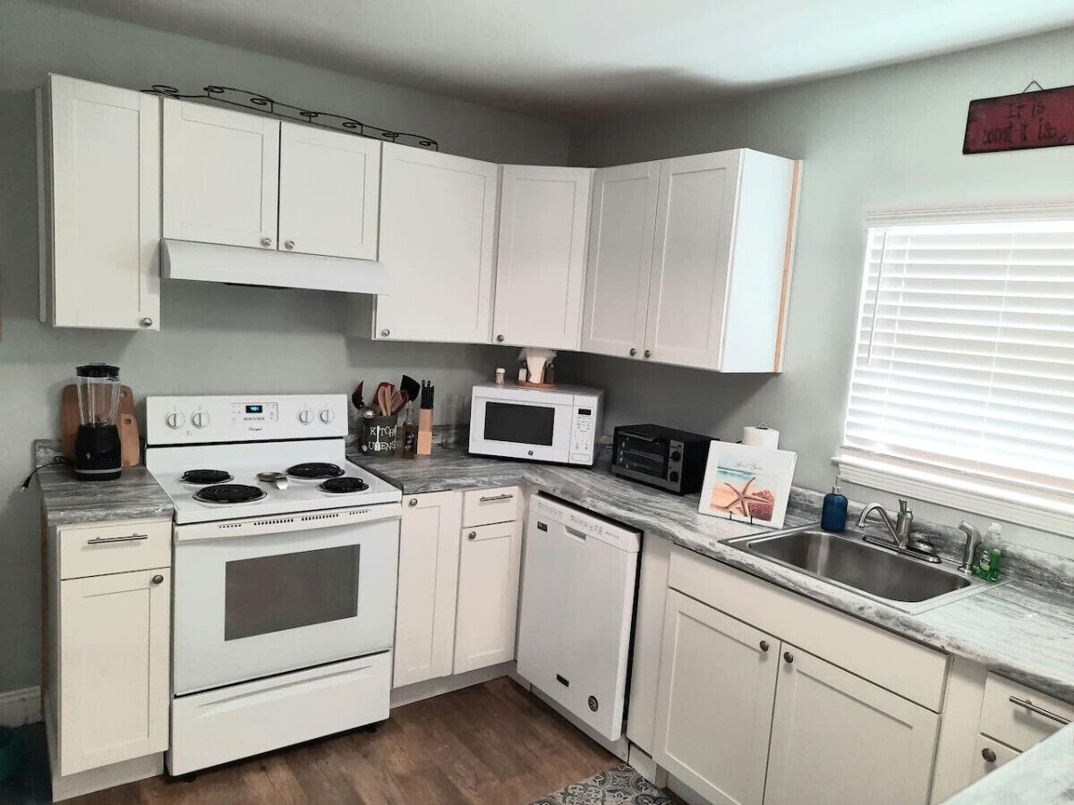 冰箱、微波炉、烤箱、炉灶