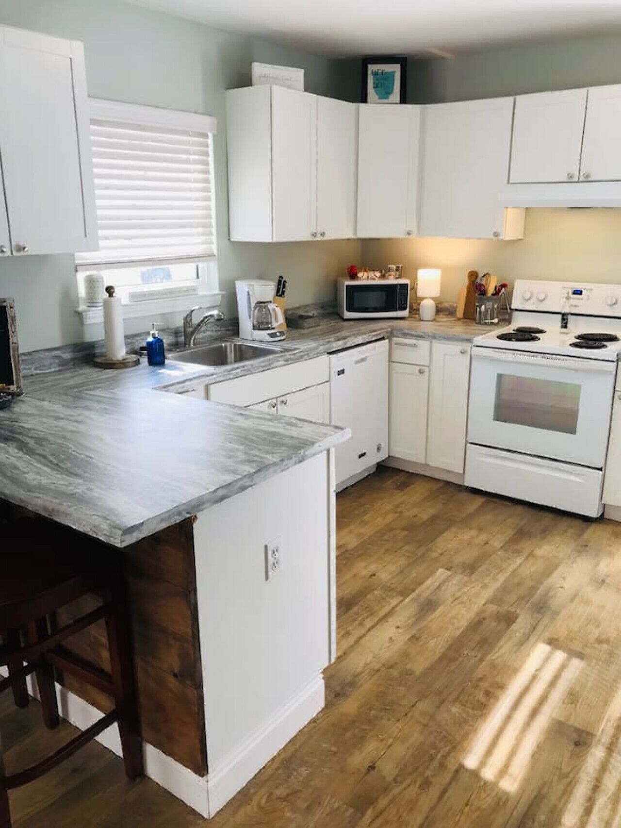 冰箱、微波炉、烤箱、炉灶