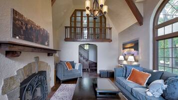 Älytelevisio, videopelejä, työhuone