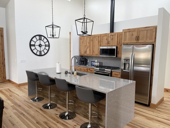 Fridge, microwave, oven, stovetop - Brand New Spectacular 2BR house with view of Bitterroot Mountains. (Florence)