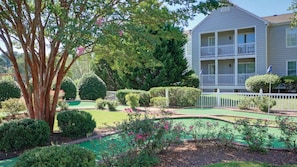 Property grounds - Spacious 3 Bedroom Lockoff, Full Kitchen, Near CW and W&M -Wyndham Kingsgate (Williamsburg)