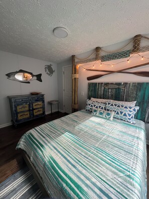 5 bedrooms, WiFi, bed sheets