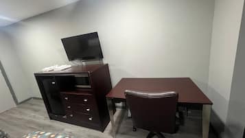 Desk, free WiFi