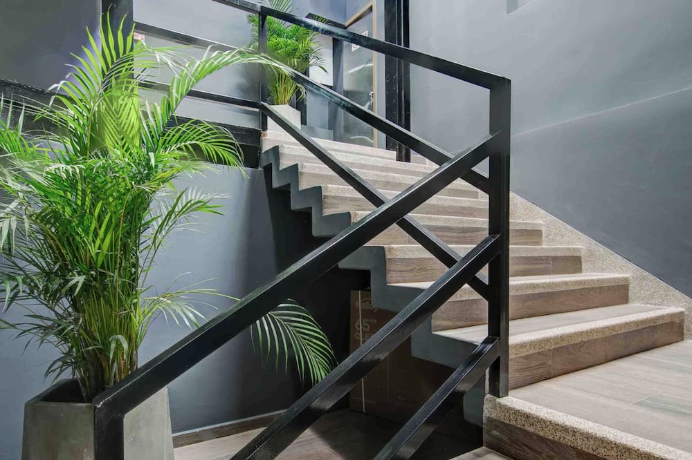 XLiving Host & Rooms