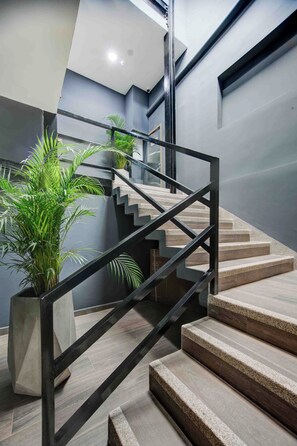 Handrails in stairways - XLiving Host & Rooms (Bogotá)
