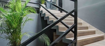 XLiving Host & Rooms