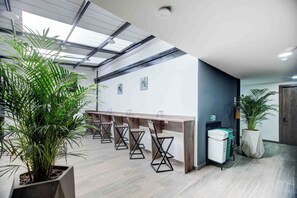 Business center - XLiving Host & Rooms (Bogotá)