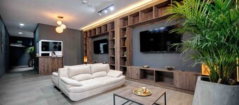 XLiving Host & Rooms