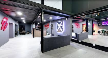 XLiving Host & Rooms