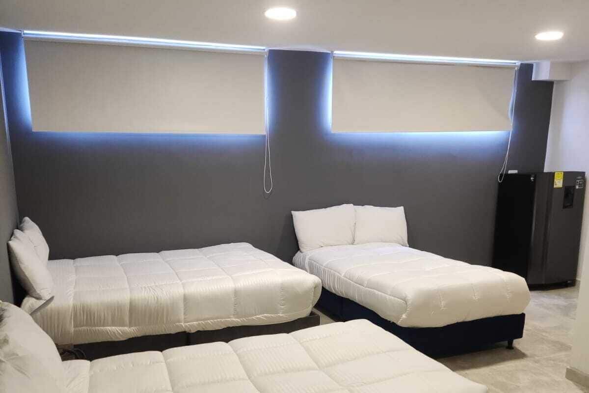 Chambre Triple Familiale | Bureau, espace de travail pour ordinateur portable, Wi-Fi gratuit