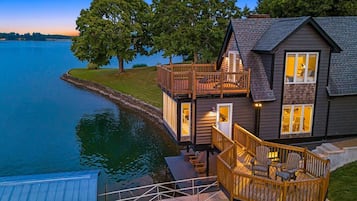 ุงูู
ูุดุฃุฉ ู
ู ุงูุฎุงุฑุฌ