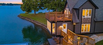 Lakefront Escape, Dock Access and Mountain Views!