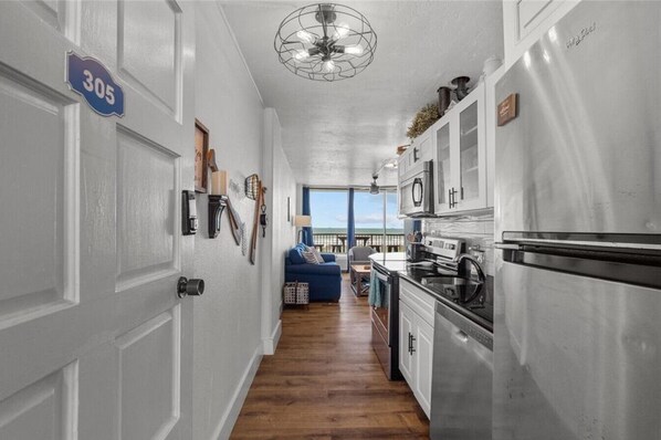 Private kitchen - 305 Beachfront Heated Pool Gulf View 2 Bed 1 Bath (Galveston)