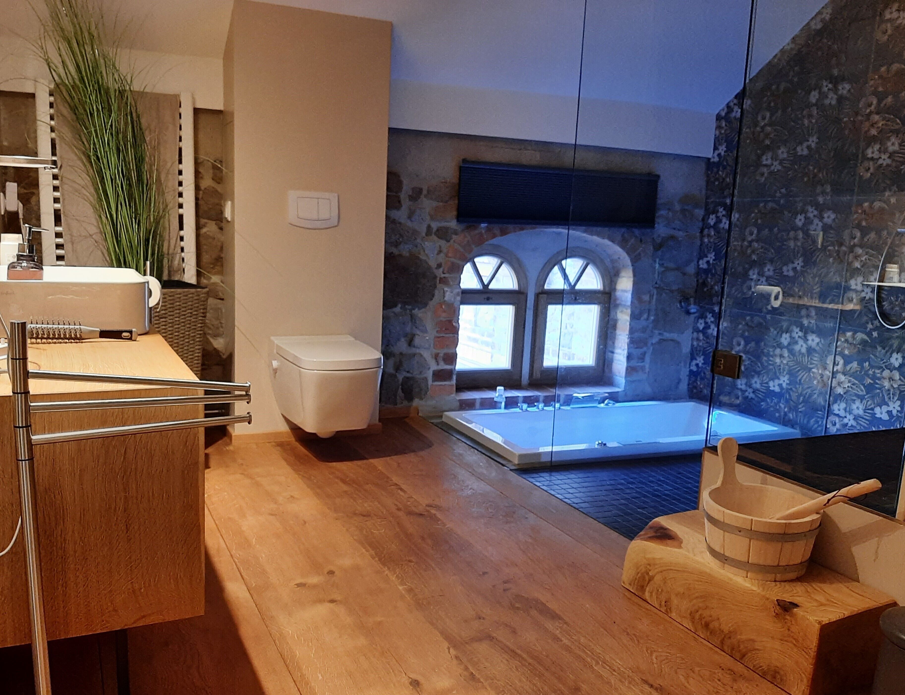 HexenburgbeiDresden 2-Raum Architektenw., Privatsauna, Whirlwanne, Kamin - Nähe Sächsische Schweiz | 私人 SPA 浴池