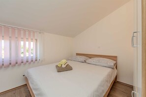 1 chambre, Wi-Fi gratuit, draps fournis