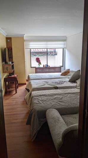 2 bedrooms, desk, iron/ironing board, WiFi