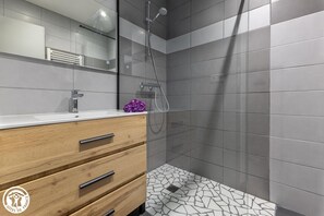 Shower - L'ouire - PERPEZAT - Gîte (PERPEZAT)