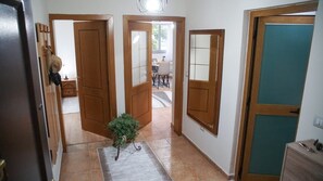 Interior - Family friendly , 11-minute walk from the heart of the city center. (Shkoder)