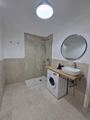 Shower, hair dryer, bidet, towels - Appartamento nel centro storico di Avola (Avola)