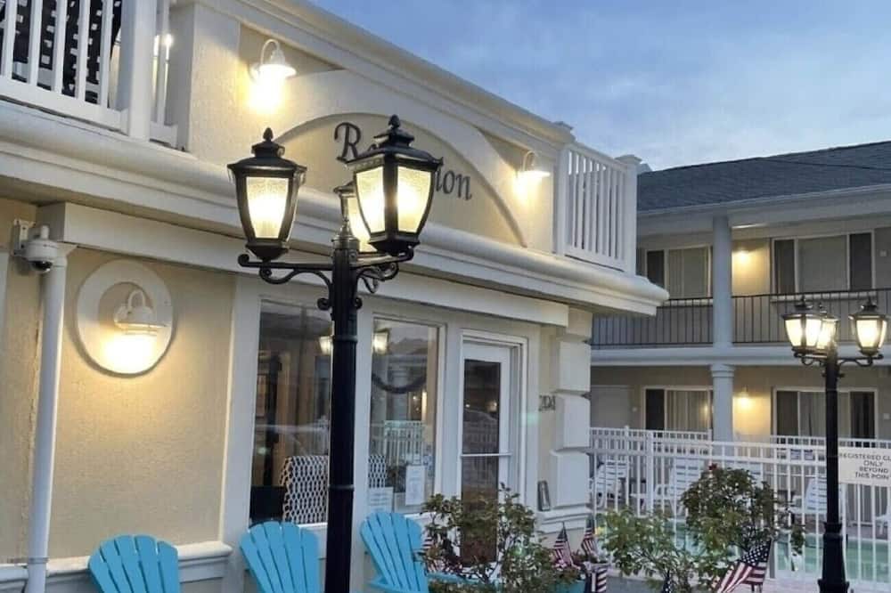 The Lamplight Inn