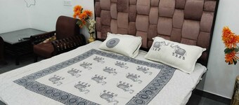 Unparalleled: Experience the Pinnacle of Luxury Home Stays with a Lavish Bathtub