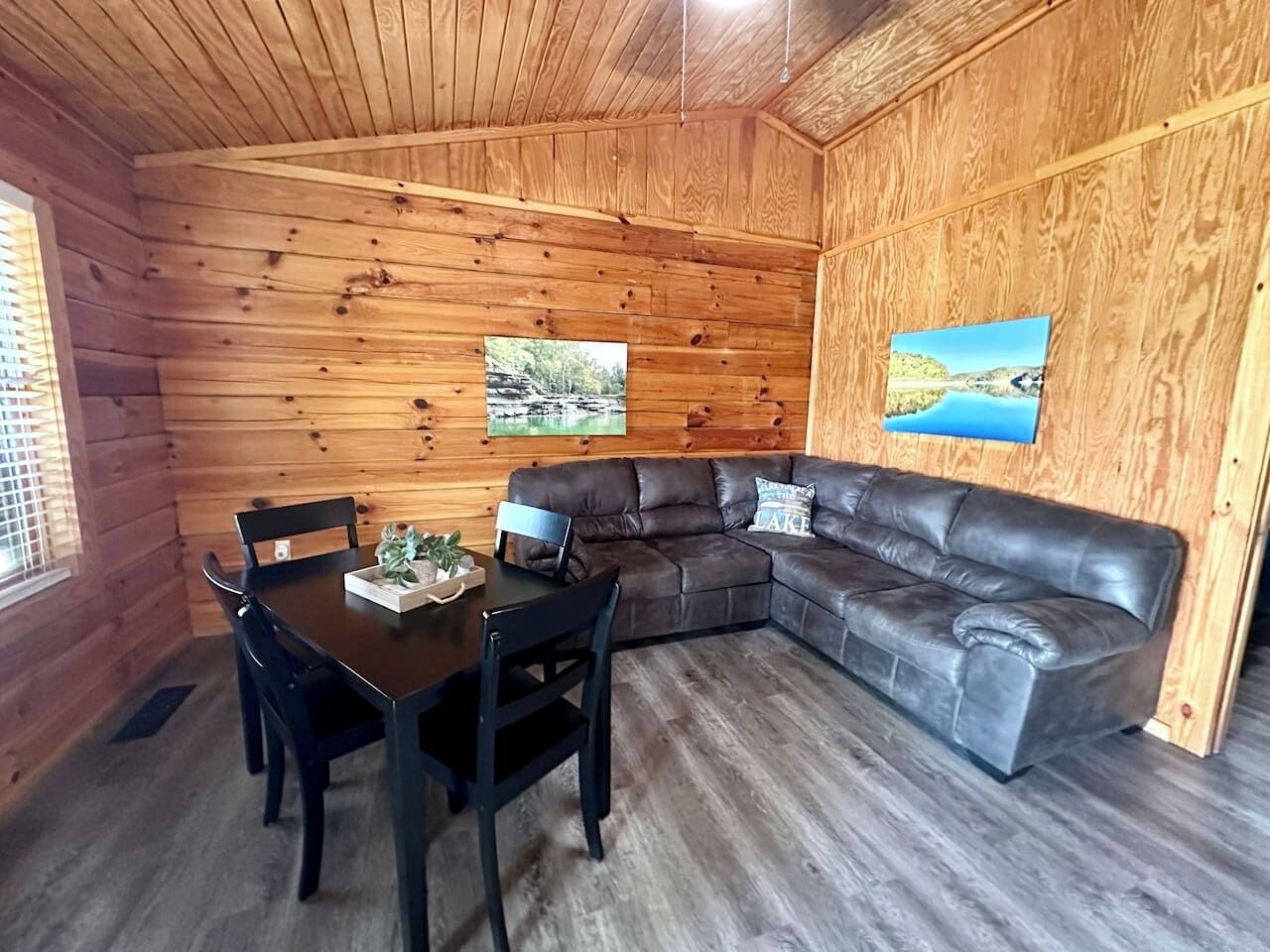 Lake Cumberland Marina-Cabin 104