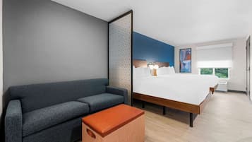 Desk, laptop workspace, iron/ironing board, free WiFi