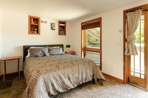4 chambres, fer et planche à repasser, lit de bébé portatif, Wi-Fi