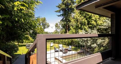 Beautiful Oasis on Lake Washington and Seward Park! Pool and Hottub ⭐️