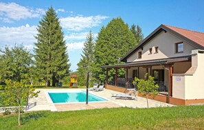 Et oppvarmet basseng