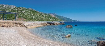 Nice apartment in Karlobag with WiFi