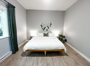 2 habitaciones, tabla de planchar con plancha y cuna de viaje