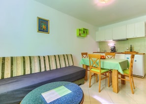 Apartment, 2 Schlafzimmer | Wohnbereich