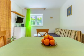 Apartment, 2 Schlafzimmer | Wohnbereich