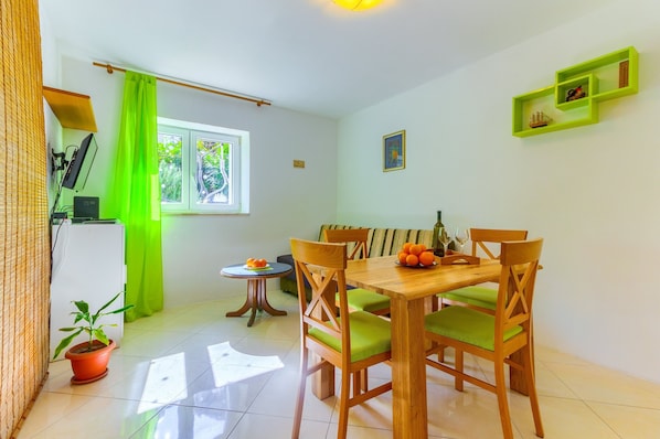 Apartment, 2 Schlafzimmer | Esszimmer