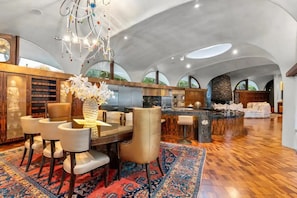 Dining - Celebrity La Jolla Estate:Tennis Bball+Gameroom (San Diego)