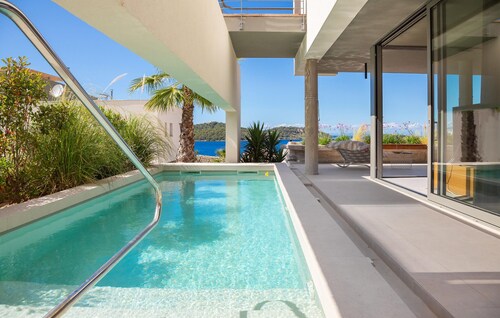 Gorgeous home in Vis with sauna