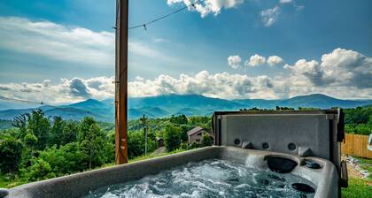 New Gatlinburg Cabin • Amazing Views Firepit