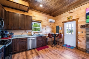 Fridge, microwave, oven, stovetop - New Gatlinburg Cabin • Amazing Views Firepit (Gatlinburg)